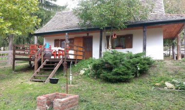 Áfonya Vendégház Eszteregnye