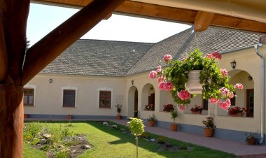 Réti Vendégház és Pálinkaház Tárnokréti