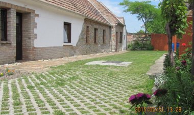 Kékkő Vendégház Tata