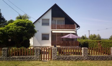 Tóparti Ház Balatonszemes