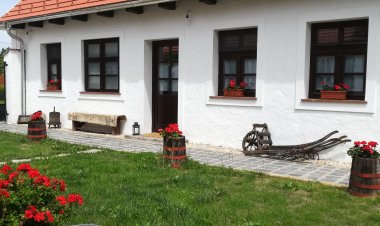 Szent Iván Vendégház Tata