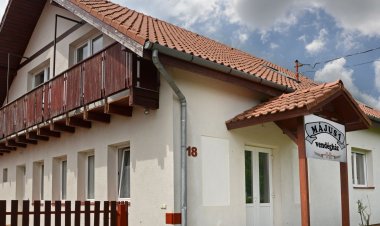 Május 1 Vendégház Sé