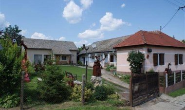 Tamás Bátya Kunyhója Szécsényfelfalu