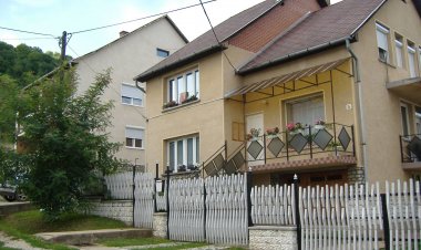 Lila Akác Vendégház Perkupa