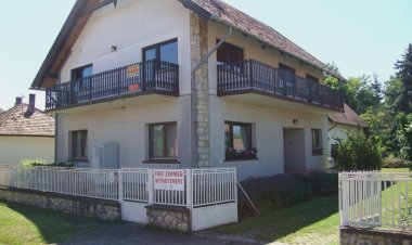 Gyöngyvirág Vendégház Balatonboglár