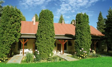 Azálea Vendégház Bázakerettye