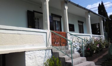 Kulcsosház Vendégház Hollóháza