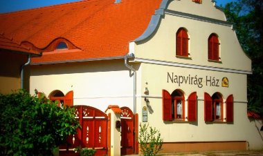 Napvirág Vendégház Zsira
