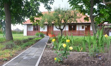 Mákvirág Vendégház Tiszabábolna