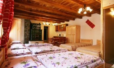 Kemencés Vendégház Hollókő