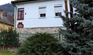 Éva Vendégház Komlóska