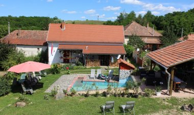 Csengettyűs Vendégház Cered