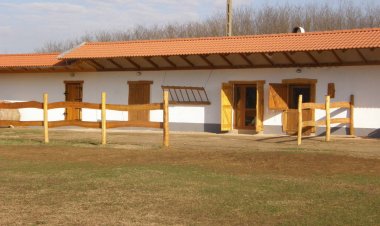 Lipi-Akácliget Vendégház Ófehértó