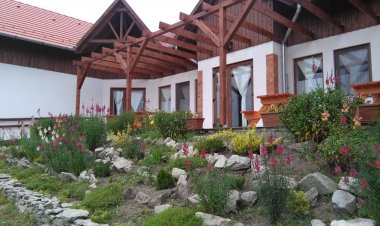 Kaptárkő Vendégház Kács