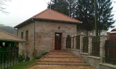 Híd-ház Alsónána