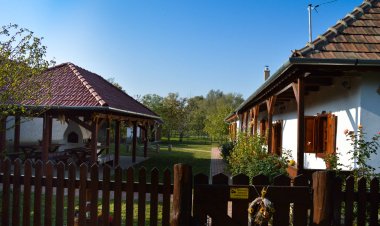 Cimbora Tanya Szentistvánbaksa