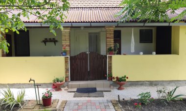 Nánai Vendégház Tiszanána