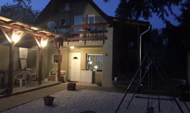 Pusztaszeri Apartmanház Alsóörs