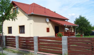 Napfény Apartmanház Cserkeszőlő