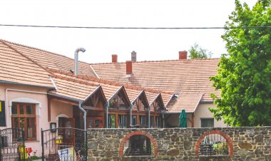 Borostyánkert Étterem és Vendégház Sitke