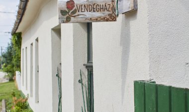 Vadrózsa Vendégház Rácalmás