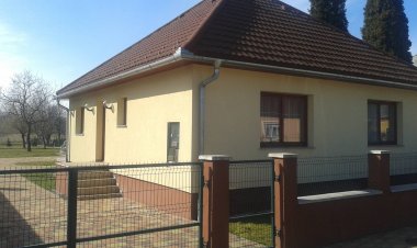 Kincsem Vendégház Bábolna