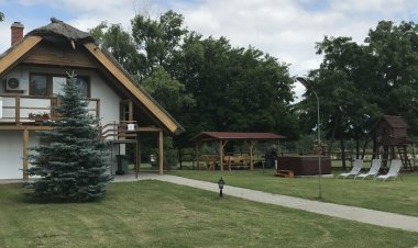 Nádas Pihenőház és Lovastanya