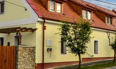 Laky Demeter Turistaház Rezi