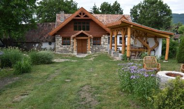 Sasfészek Vendégház Nagybörzsöny