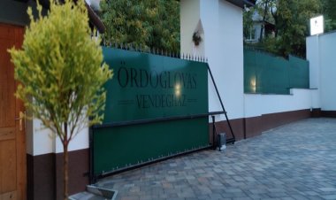 Ördöglovas Vendégház Bajna