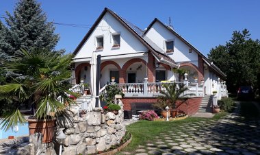 Póni Pihenőház Érd