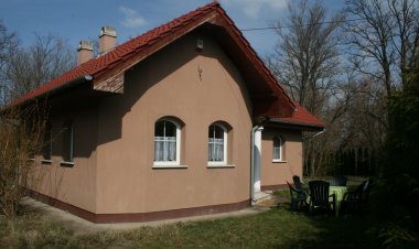 Kápolnai Vendégház Balatonőszöd