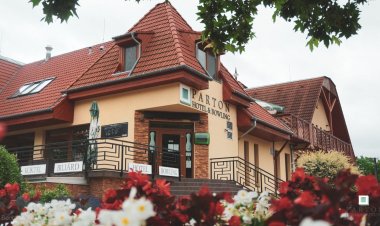 Parton Hotel & Bowling Tiszakécske