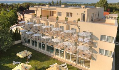 Két Korona Konferencia és Wellness Hotel Balatonszárszó
