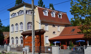 Nosztalgia Hotel Balatonszárszó