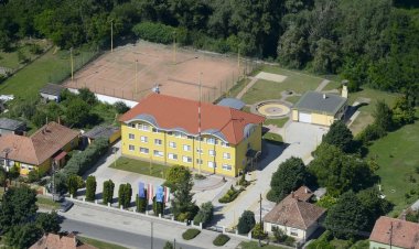 Leier Business Hotel Gönyű