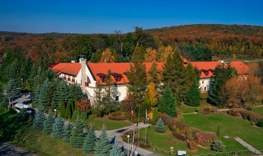 Szarvaskút Wellness Hotel és Kemencés Étterem Zirc