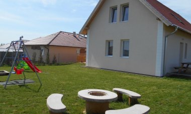 Írisz és Márk Apartmanok Alsóörs