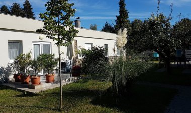 Hóvirág Apartman Balatonberény