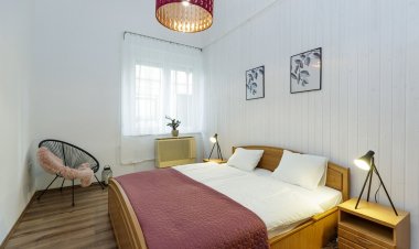 Sophie Apartman Eger