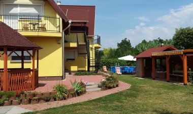 Akác Apartmanház Poroszló