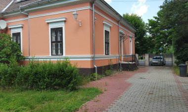 Kúria Apartman Szügy