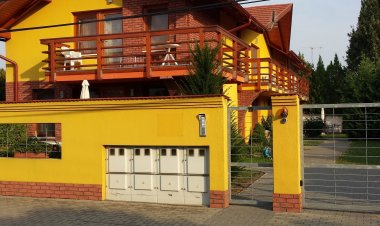 Okker Apartman Gyula