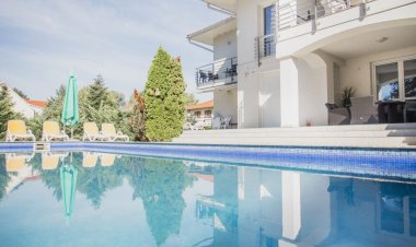 Komáromi Apartmanház Balatonlelle