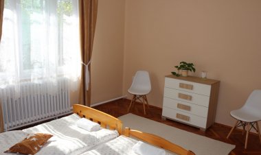 Kata Lak Apartman Püspökladány