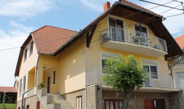 Lenke Apartmanház Balatonlelle