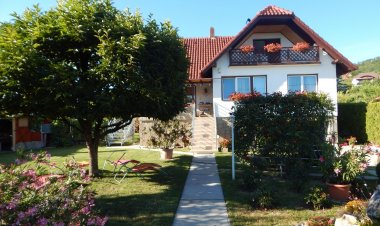 Mészáros Apartman Gyenesdiás