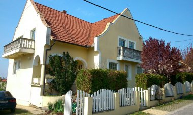 Rádi Apartmanház Gyenesdiás