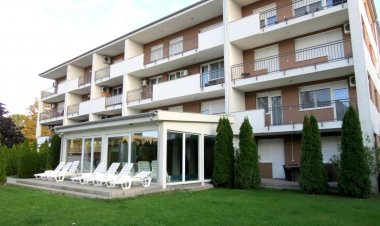 SOM 200 Plazs Wellness Apartman Siófok