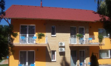 Damjanich Apartmanház Siófok